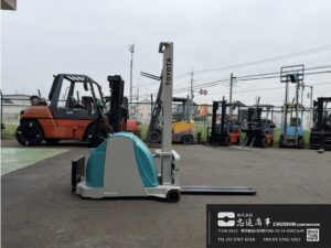 0.6t ウォーキーリフト｜トヨタ 3HFW6｜充電器内蔵 ステップ付 チルト パワステ  CF26003