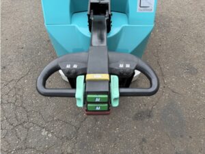 0.6t ウォーキーリフト｜トヨタ 3HFW6｜充電器内蔵 ステップ付 チルト パワステ  CF26003