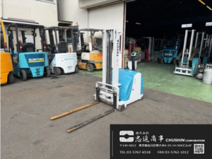 中古のトヨタ製0.6tウォーキーリフト 3HFW6 2020年製 正面外観