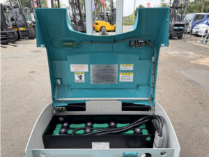 0.9t ウォーキーリフト｜トヨタ 3HFW9｜2020年式 充電器付 CF26022