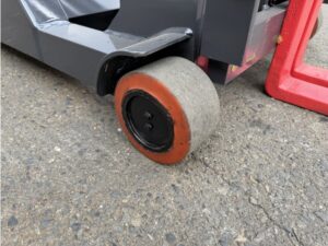 0.9t ウォーキーリフト｜ニチユ FBD9-70-150T｜2021年式 チルト パワステ CF26023