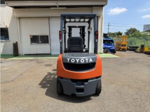 2.5t フォークリフト｜トヨタ 8FDL25｜ディーゼル サイドシフト 低稼働 CF26030