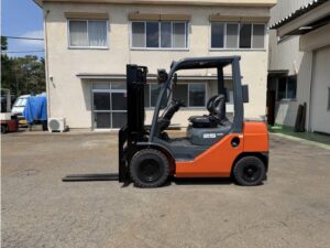 2.5t フォークリフト｜トヨタ 8FDL25｜ディーゼル サイドシフト 低稼働 CF26030