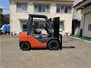 2.5t フォークリフト｜トヨタ 8FDL25｜ディーゼル サイドシフト 低稼働 CF26030
