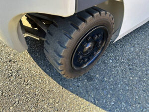 1.8t バッテリーフォークリフト｜TCM FB18-8｜揚高4350mm HF24047