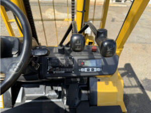 3.5t フォークリフト｜トヨタ 8FBHJ35｜バッテリー 充電器内蔵 荷重計 CF26061
